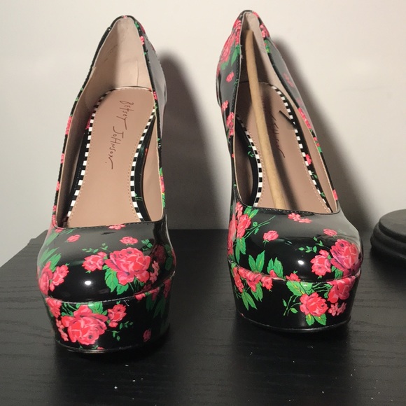 Betsey Johnson, Women's Size 7.5 Bonnee Women's Heels Black Multi - Picture 10 of 11